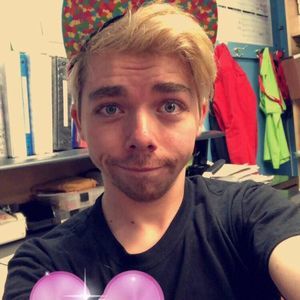 Meet your Posher, Corbin